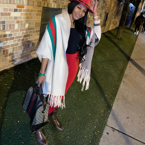 Stylish Fashion Shawl - Picture 1 of 7